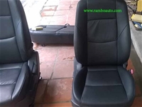 Hướng dẫn cách làm sạch ghế da ô tô tại nhà
